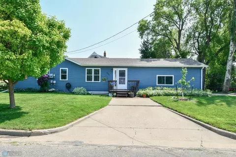 521 17th St N, Moorhead, MN 56560