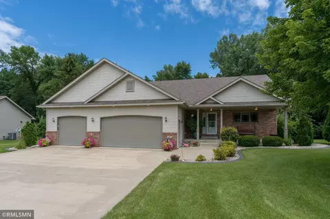 109 Sunburst Cir, Mankato, MN 56001