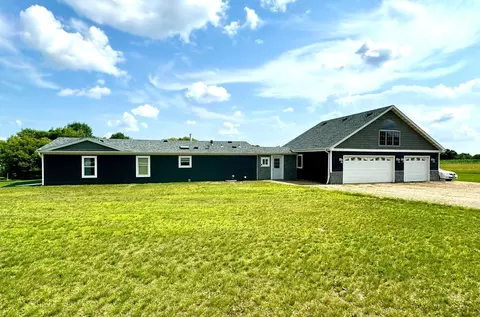 14499 Pearl Lake Dr, Detroit Lakes, MN 56501