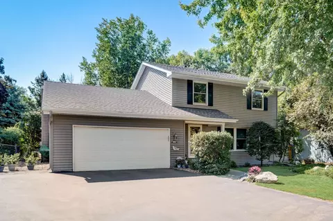 3476 Rolling View Ct, White Bear Lake, MN 55110
