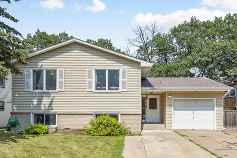 2115 Burke Ave E, North Saint Paul, MN 55109