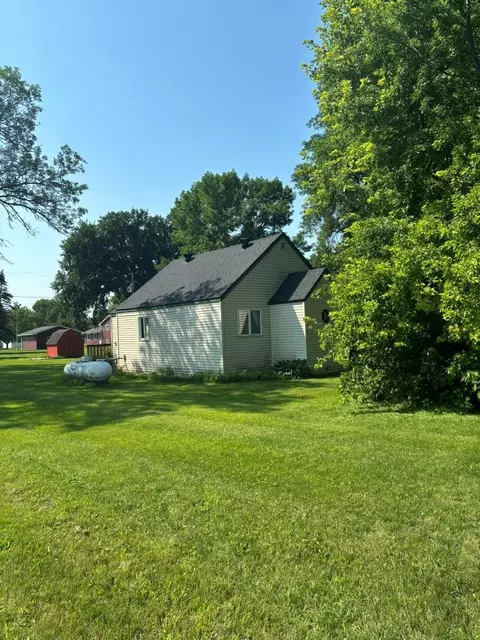 308 6th St E, Herman, MN 56248 photo 2