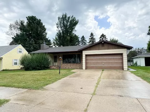 315 Clary St W, Worthington, MN 56187