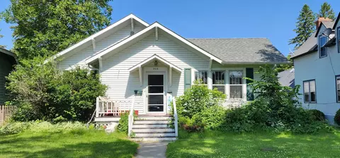 906 2nd St, International Falls, MN 56649