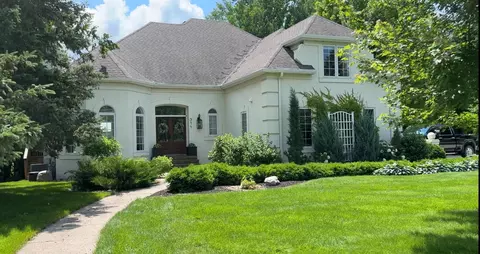311 Country Club Dr NE, Willmar, MN 56201