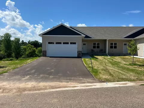 1682 Squirrel Way, New Richmond, WI 54017