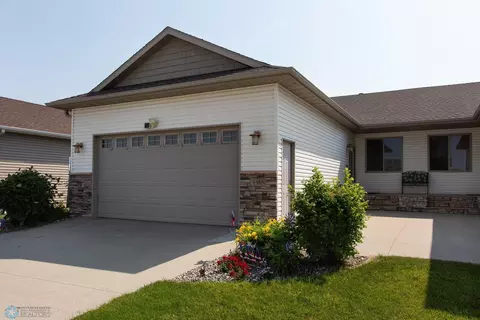4468 53 St S, Fargo, ND 58104