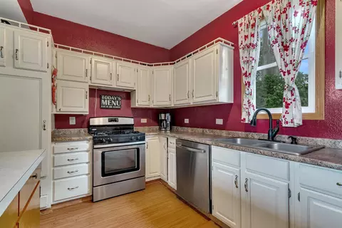 107 E Ash St, Saint Joseph, MN 56374 photo 4