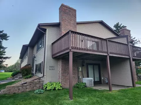 9197 Dartford Rd, Woodbury, MN 55125