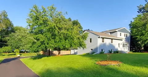 2334 Western Ave N, Roseville, MN 55113