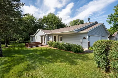 108 W Trail Ct, Cannon Falls, MN 55009