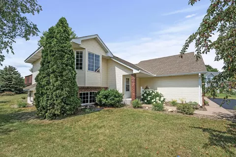 6706 380th Cir, North Branch, MN 55056