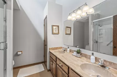 4878 Richard Ln, Eagan, MN 55122 photo 17