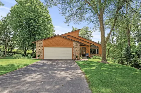 4878 Richard Ln, Eagan, MN 55122 photo 2