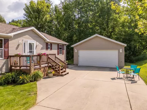 302 SW 9th Ave, Grand Rapids, MN 55744