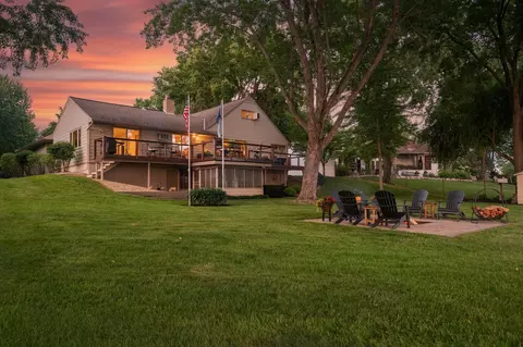 1313 Oakwood Dr, Anoka, MN 55303