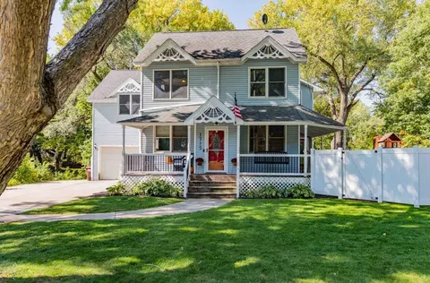 1715 Howard St N, Maplewood, MN 55109