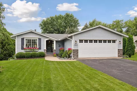 7987 Comstock Ave, Inver Grove Heights, MN 55076