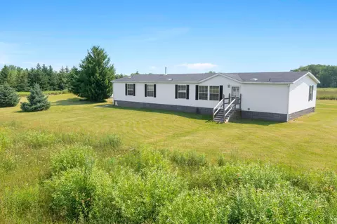12885 Dahl Rd, Hinckley, MN 55037