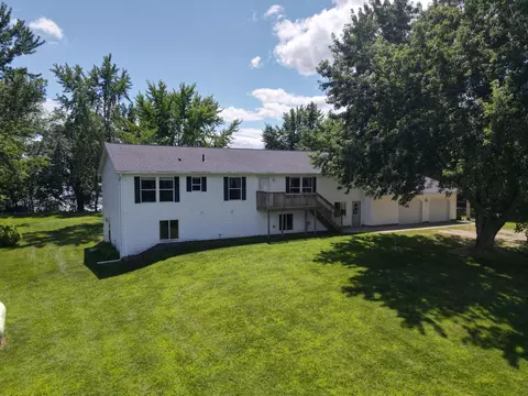 15711 154th St NE, New London, MN 56273