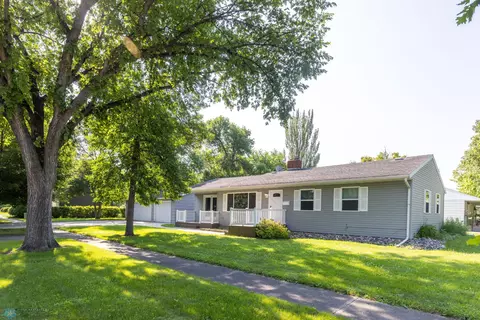 1205 S 16th Ave S, Moorhead Twp, MN 56560