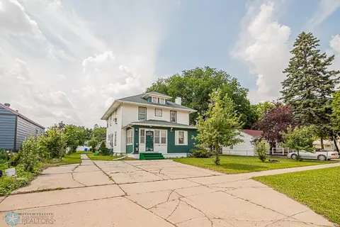 342 19th St N, Fargo, ND 58102