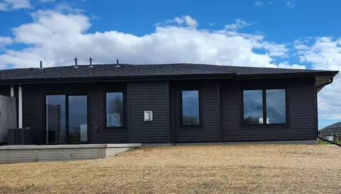 315 Sunset Ave, Mountain Lake, MN 56159
