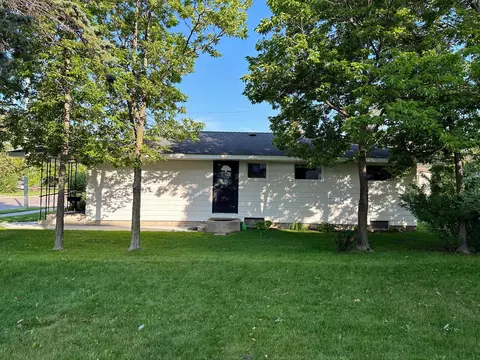 135 3rd St NE, Perham, MN 56573 photo 8