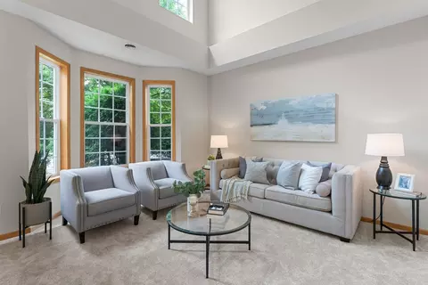 15382 Founders Ln, Apple Valley, MN 55124