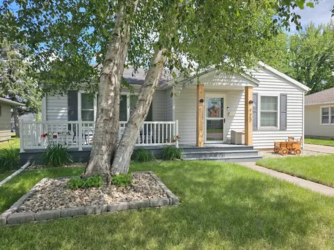723 E 2nd St, Redwood Falls, MN 56283