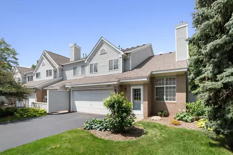 530 Lovell Ave #4, Roseville, MN 55113