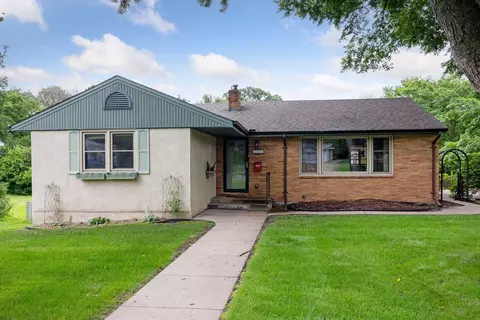 10401 Thomas Ave S, Bloomington, MN 55431