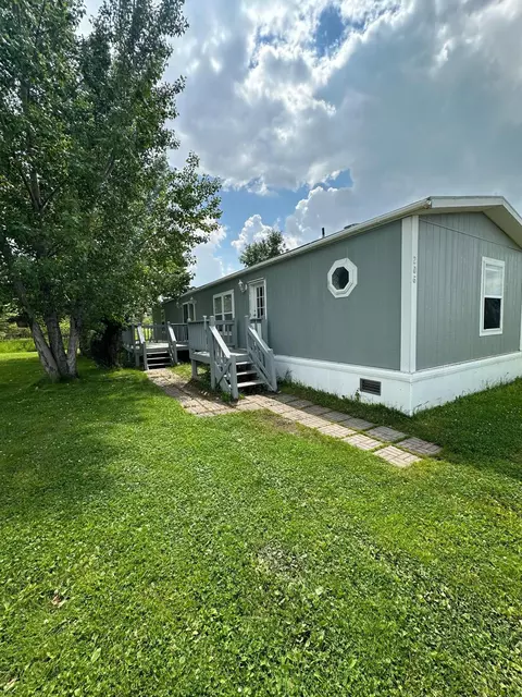 206 E Challenger Dr E, Thief River Falls, MN 56701 photo 3