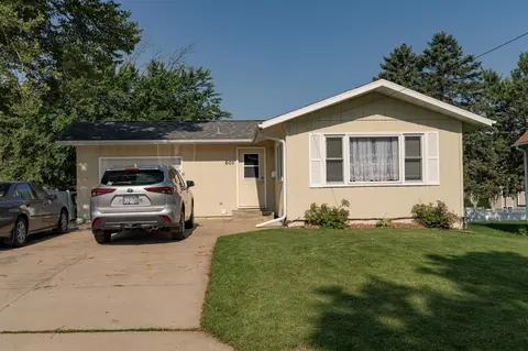 605 2nd Ave NE, Stewartville, MN 55976