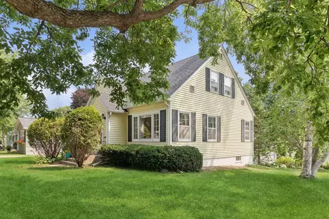 302 Oxford St, Northfield, MN 55057