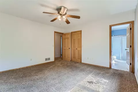 592 Coventry Pkwy, Eagan, MN 55123 photo 13