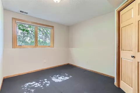 592 Coventry Pkwy, Eagan, MN 55123 photo 21