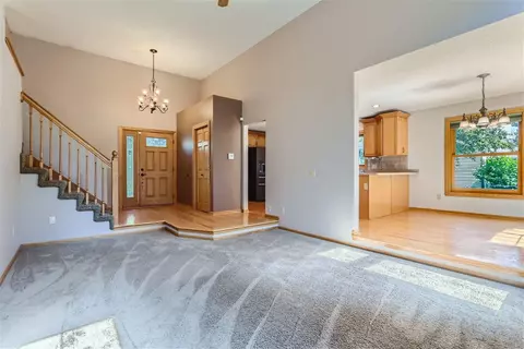 592 Coventry Pkwy, Eagan, MN 55123 photo 4