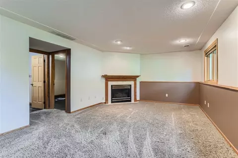 592 Coventry Pkwy, Eagan, MN 55123 photo 19