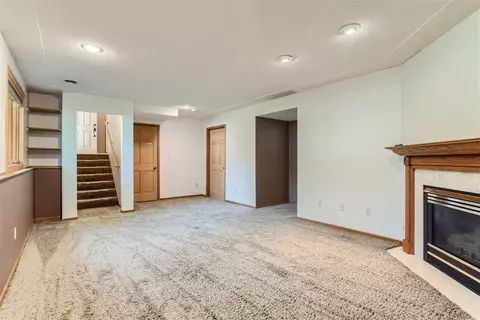 592 Coventry Pkwy, Eagan, MN 55123 photo 20