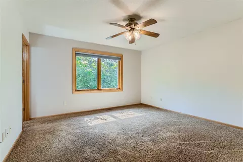 592 Coventry Pkwy, Eagan, MN 55123 photo 12