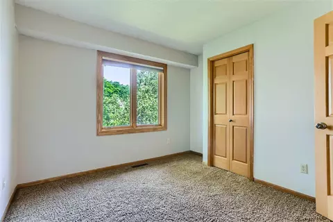 592 Coventry Pkwy, Eagan, MN 55123 photo 16