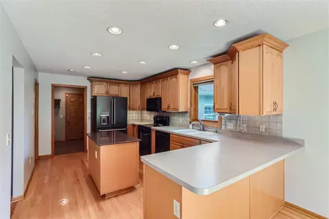 592 Coventry Pkwy, Eagan, MN 55123 photo 7