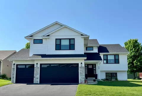 534 Ford St E, Northfield, MN 55057
