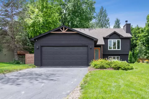 12950 Eagle Bluff Dr, Burnsville, MN 55337