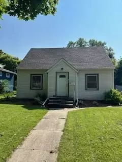 713 10th St SW, Willmar, MN 56201