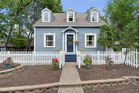67 Juniper St, Mahtomedi, MN 55115