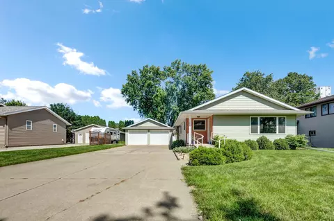 1004 W Elm St, Lake City, MN 55041