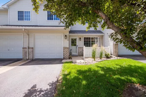 8638 Quarry Ridge Ln #G, Woodbury, MN 55125