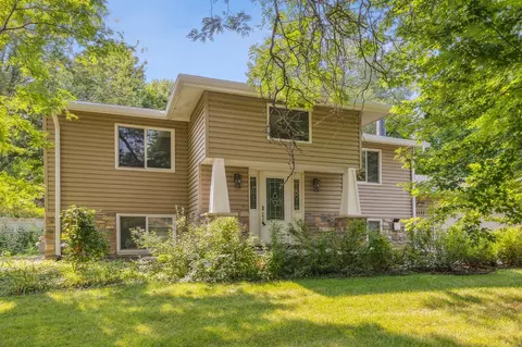 3335 Urbandale Ln N, Plymouth, MN 55447